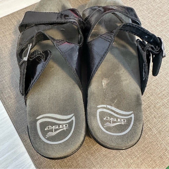 Dansko Sela Clogs 38 US 7.5-8 Patent Leather Strappy Slip On Comfort - Picture 6 of 11